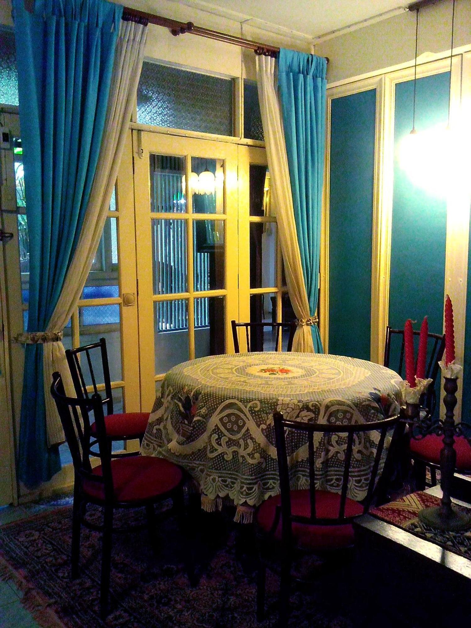 Cafe De Baan Raow Hotel Банкок Екстериор снимка