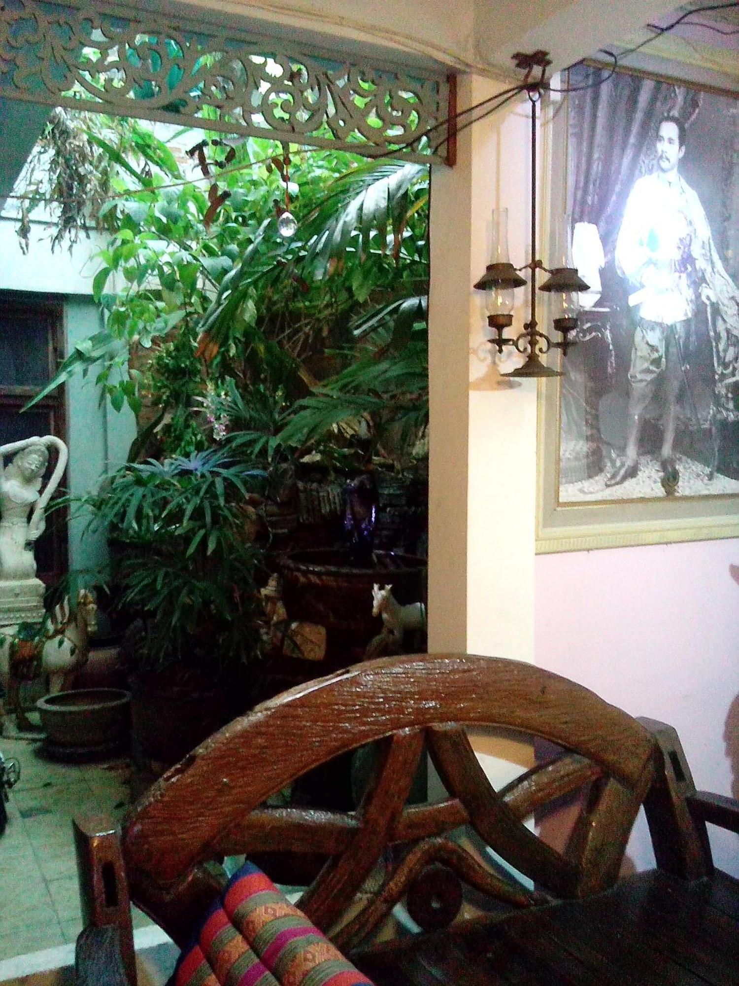 Cafe De Baan Raow Hotel Банкок Екстериор снимка