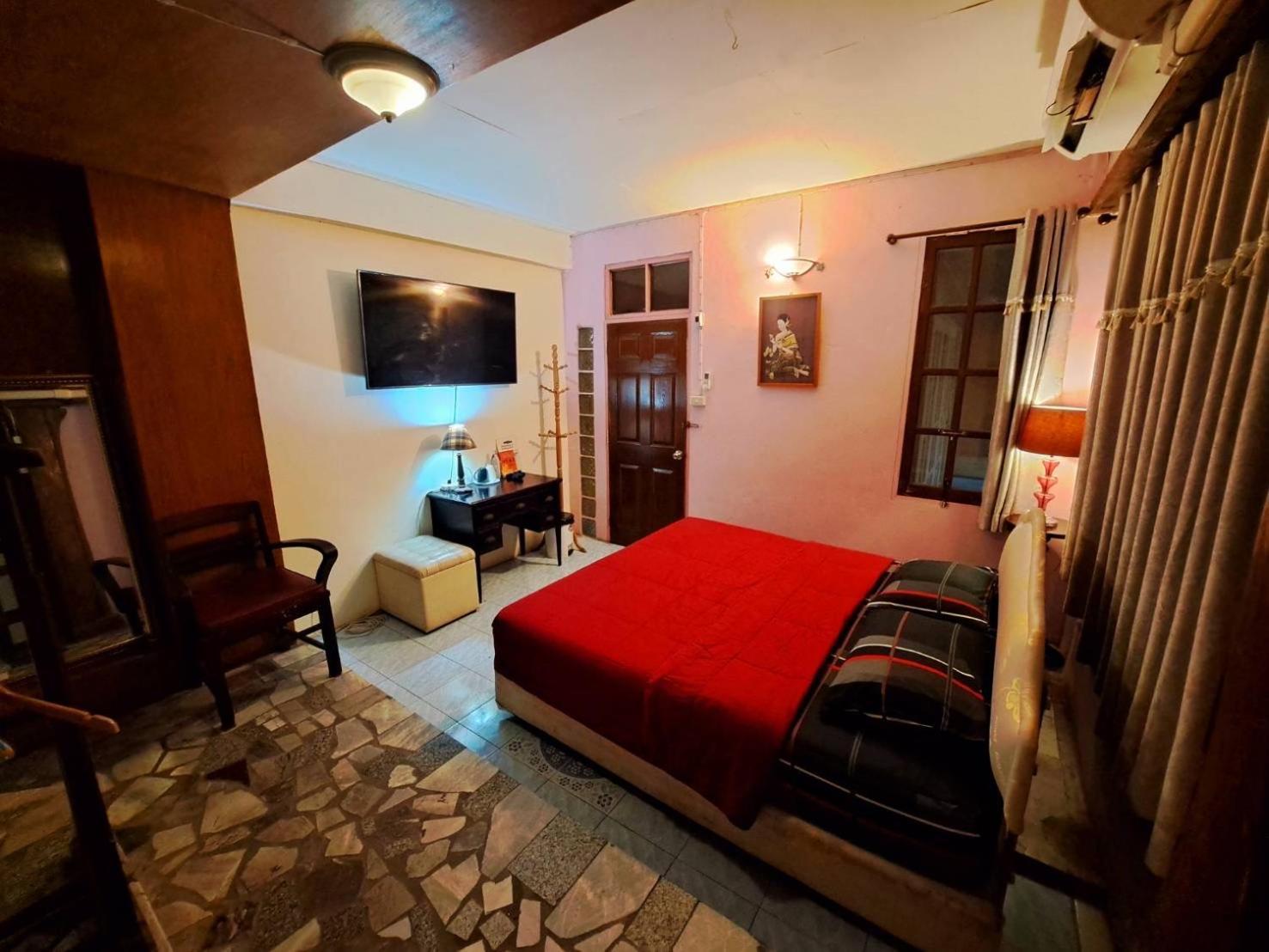 Cafe De Baan Raow Hotel Банкок Екстериор снимка