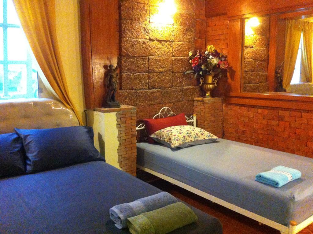 Cafe De Baan Raow Hotel Банкок Екстериор снимка