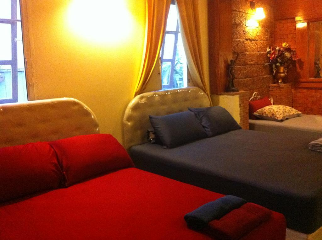 Cafe De Baan Raow Hotel Банкок Екстериор снимка