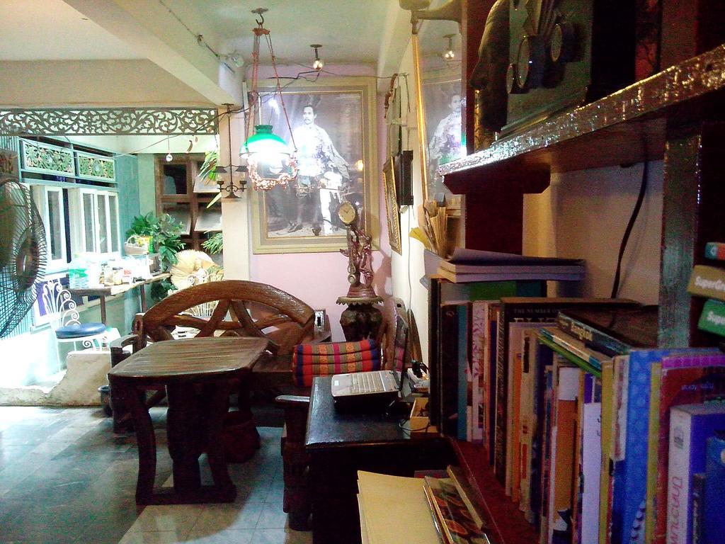 Cafe De Baan Raow Hotel Банкок Екстериор снимка