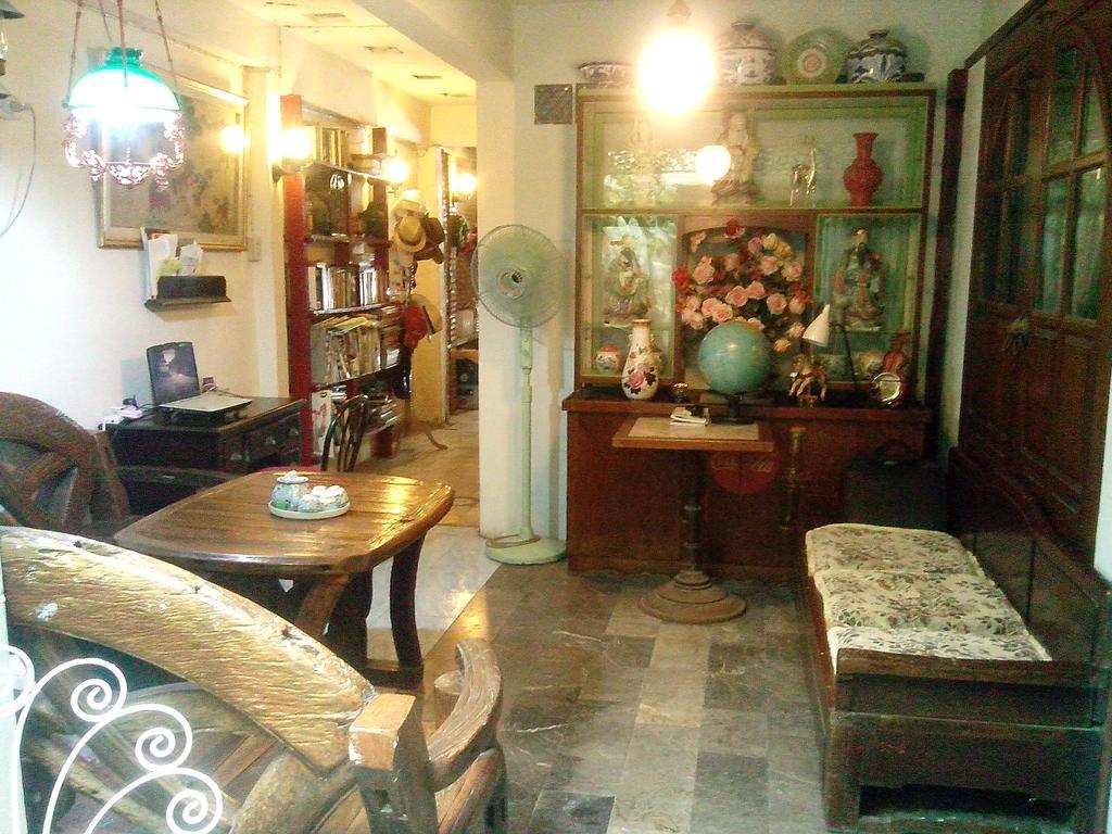 Cafe De Baan Raow Hotel Банкок Екстериор снимка