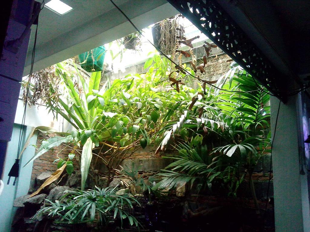 Cafe De Baan Raow Hotel Банкок Екстериор снимка
