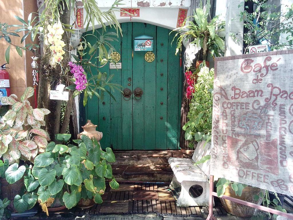 Cafe De Baan Raow Hotel Банкок Екстериор снимка