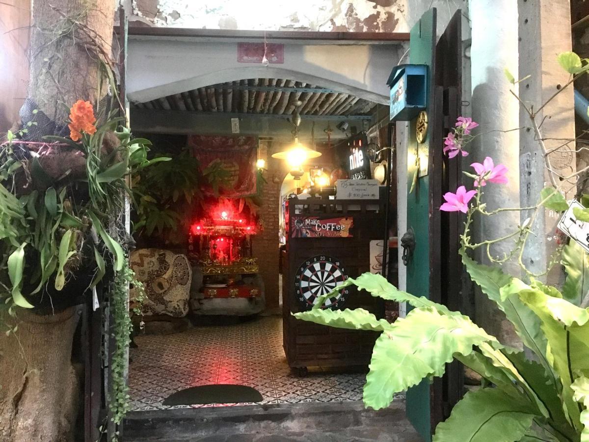 Cafe De Baan Raow Hotel Банкок Екстериор снимка